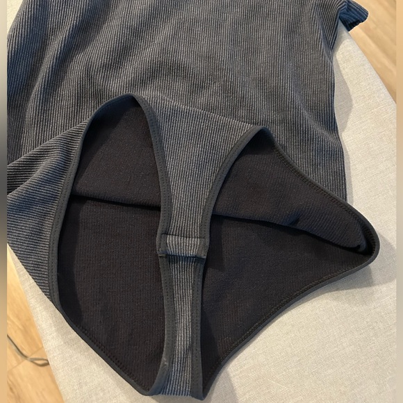 NWOT SS Gray Bodycon Rib Bodysuit. *Sugar Moon/Sz. L/XL. - Picture 8 of 9
